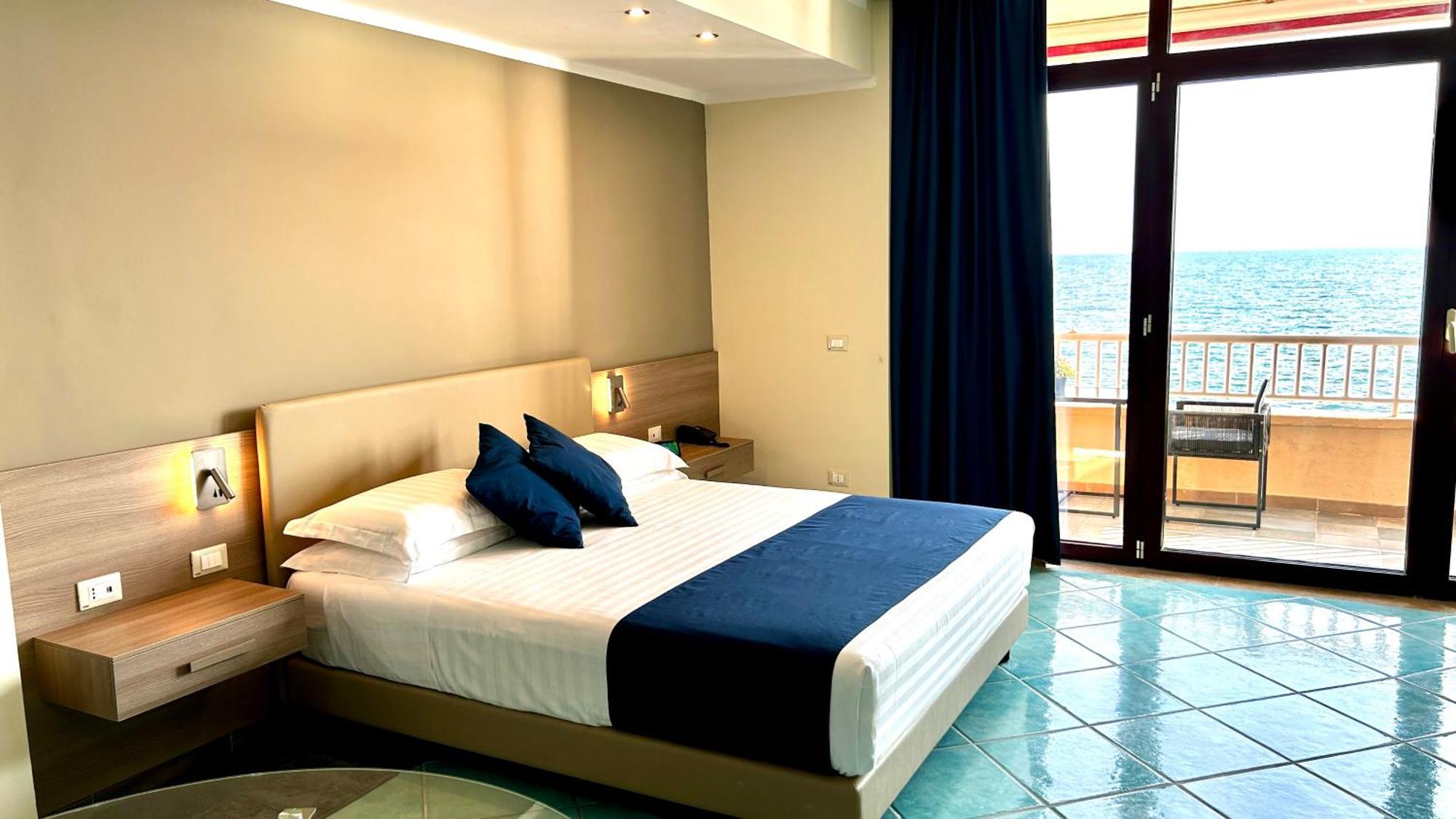 Hotel Centro Congressi Polo Nautico Salerno Eksteriør billede